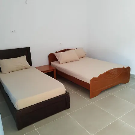 Appartement Leonora's Qeparo
