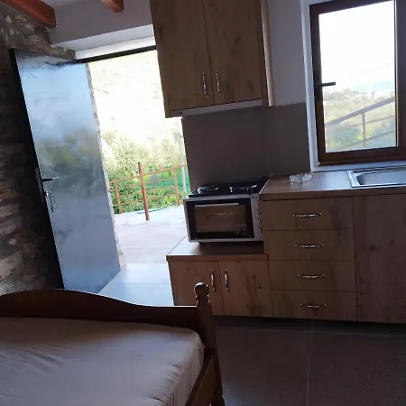 Appartement Leonora's Qeparo